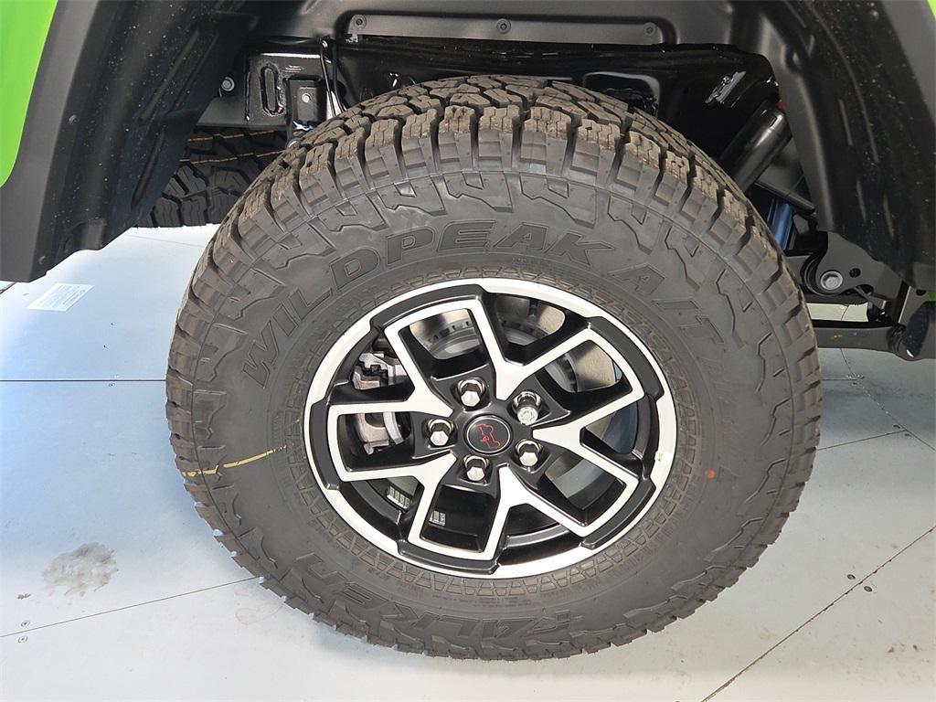 new 2025 Jeep Gladiator car, priced at $56,394