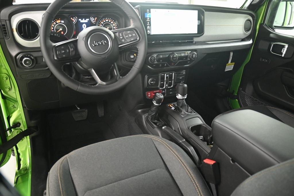 new 2025 Jeep Wrangler car