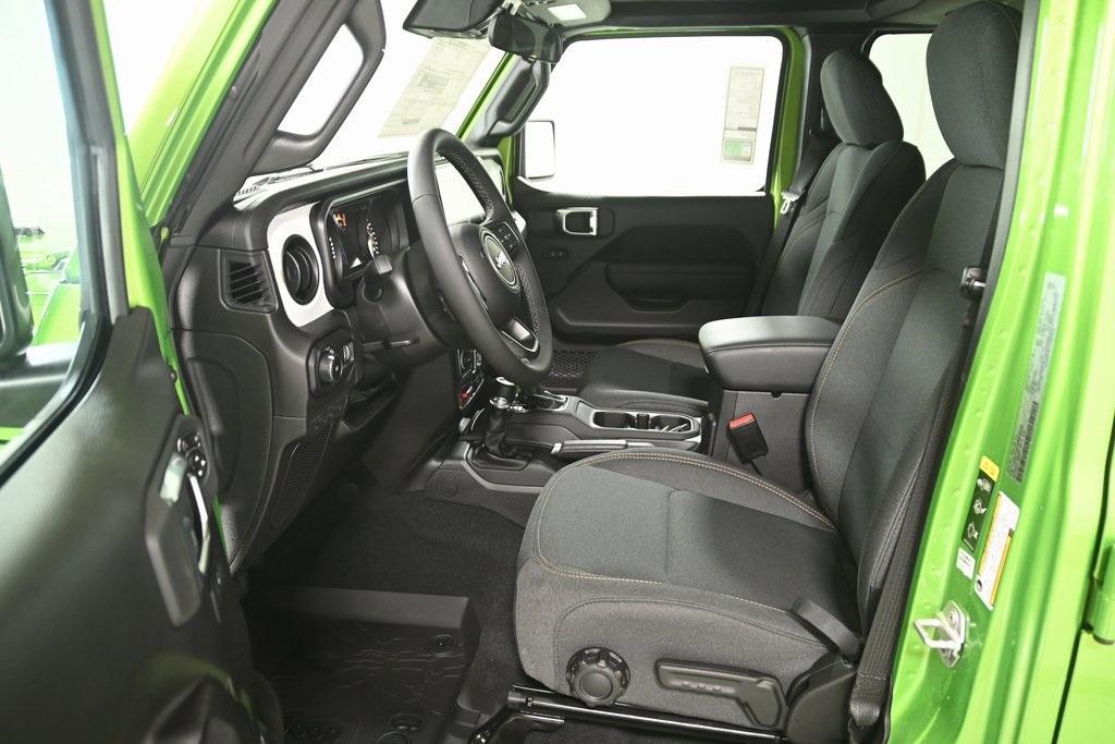 new 2025 Jeep Wrangler car