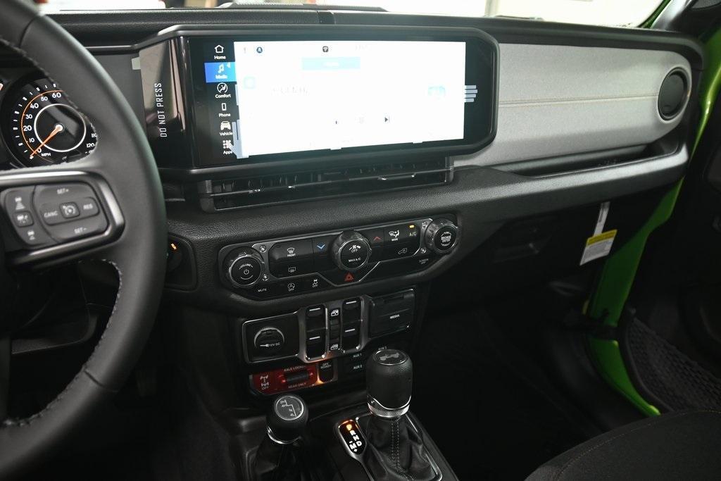 new 2025 Jeep Wrangler car