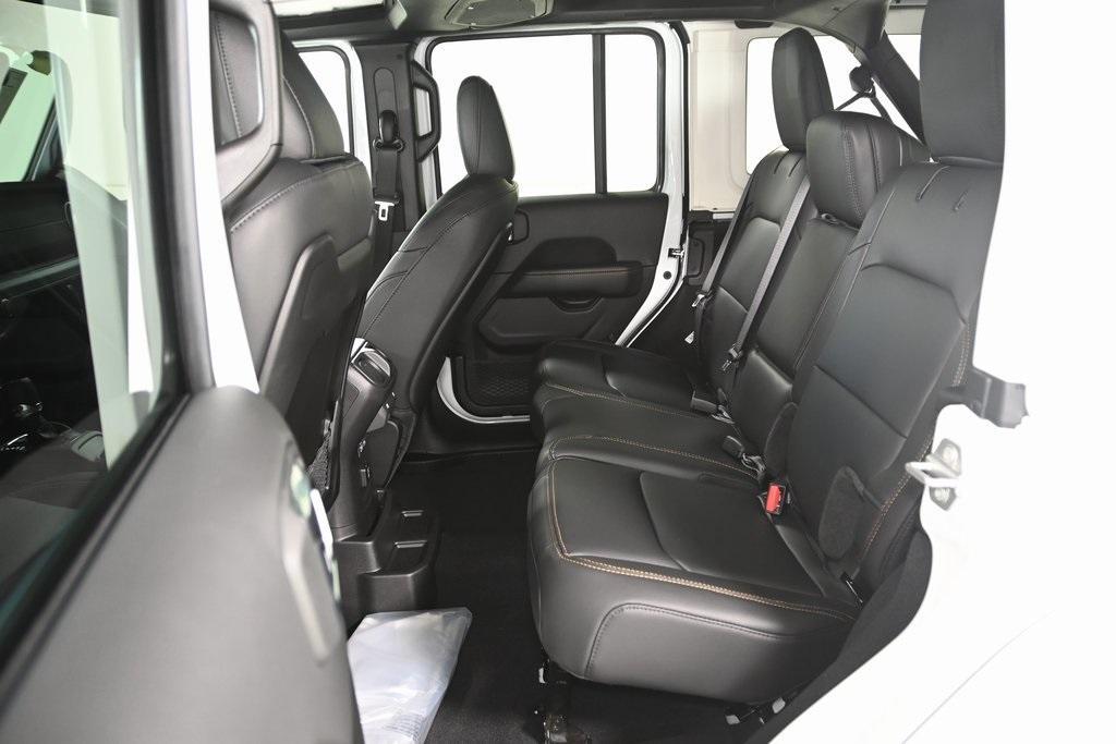new 2025 Jeep Wrangler car