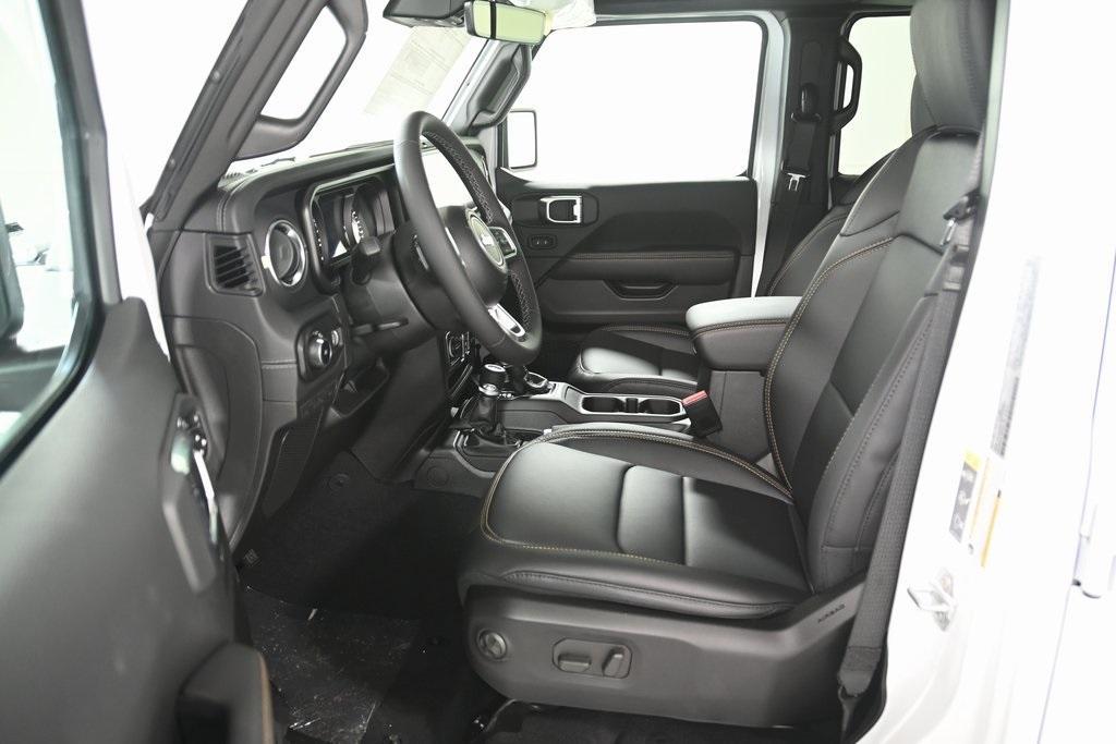 new 2025 Jeep Wrangler car