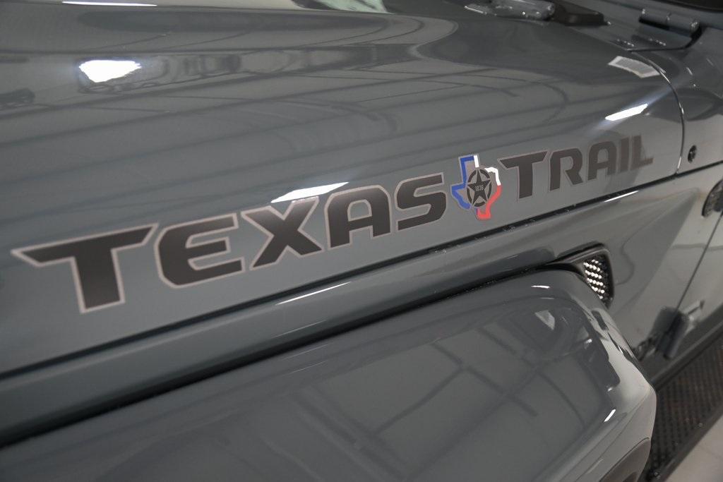 new 2025 Jeep Gladiator car, priced at $44,584