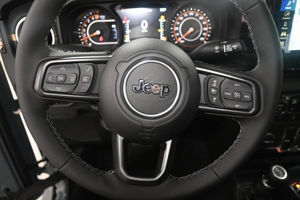 new 2025 Jeep Gladiator car, priced at $44,584