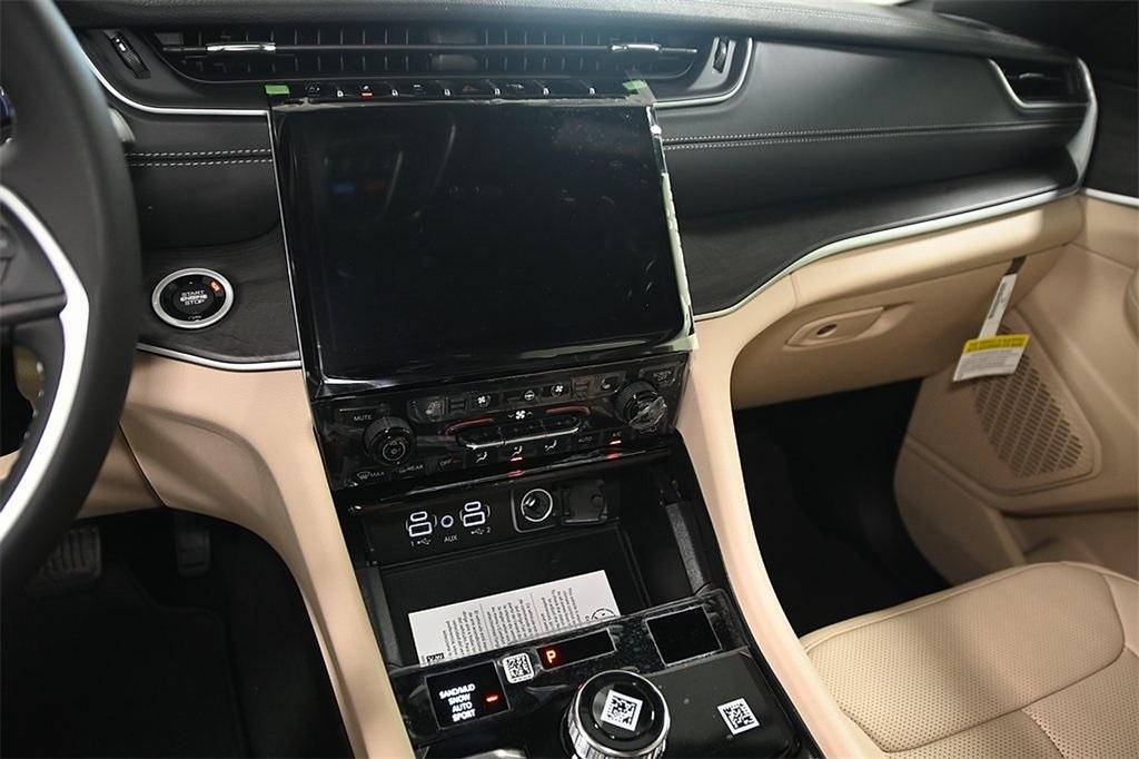 new 2025 Jeep Grand Cherokee L car, priced at $49,051