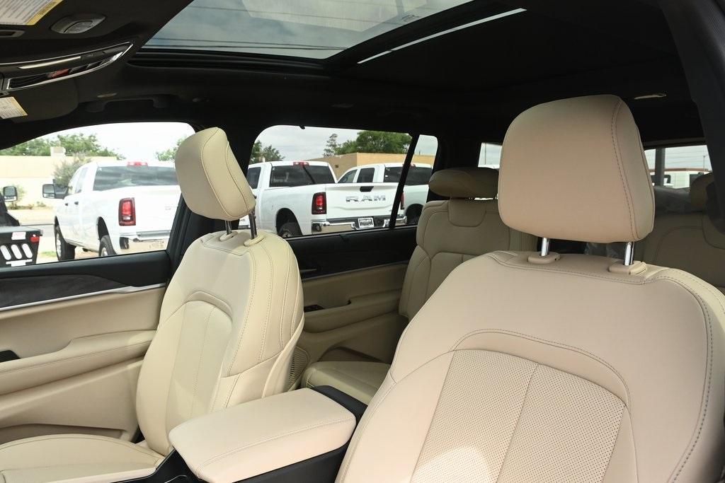 new 2025 Jeep Grand Cherokee L car, priced at $50,212