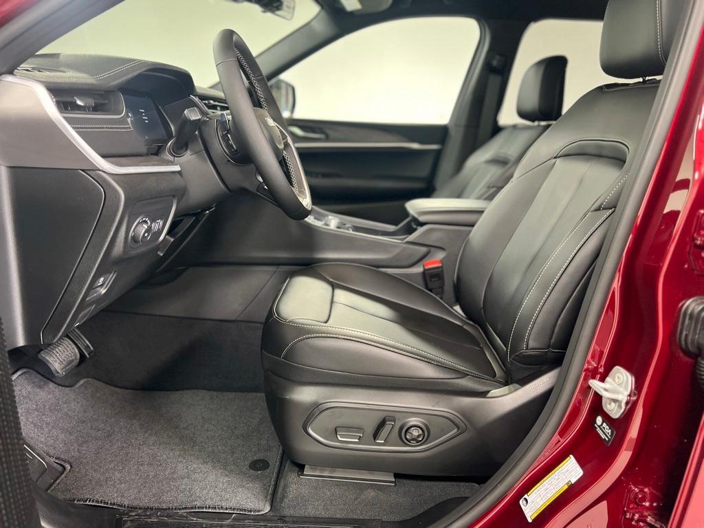 new 2025 Jeep Grand Cherokee L car, priced at $47,397
