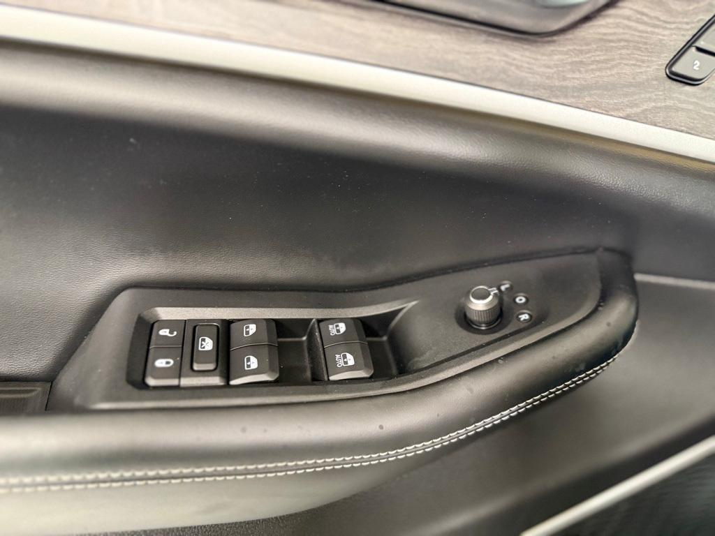 used 2023 Jeep Grand Cherokee L car, priced at $33,299