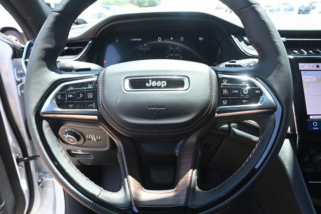 new 2025 Jeep Grand Cherokee car, priced at $55,758