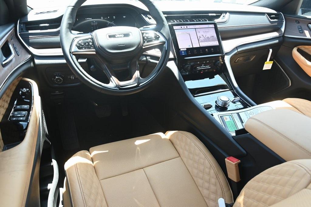 new 2025 Jeep Grand Cherokee car, priced at $55,758