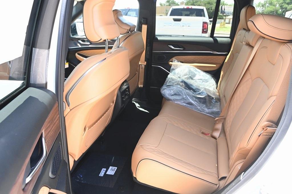 new 2025 Jeep Grand Cherokee car, priced at $55,758