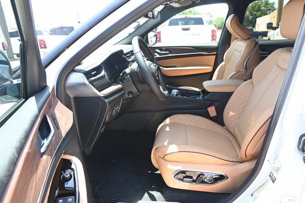 new 2025 Jeep Grand Cherokee car, priced at $55,758