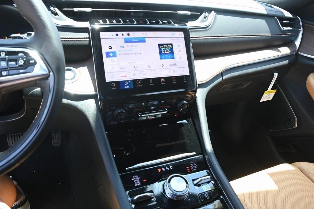 new 2025 Jeep Grand Cherokee car, priced at $55,758