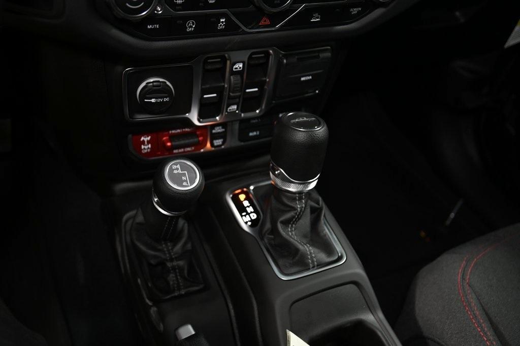 new 2025 Jeep Gladiator car