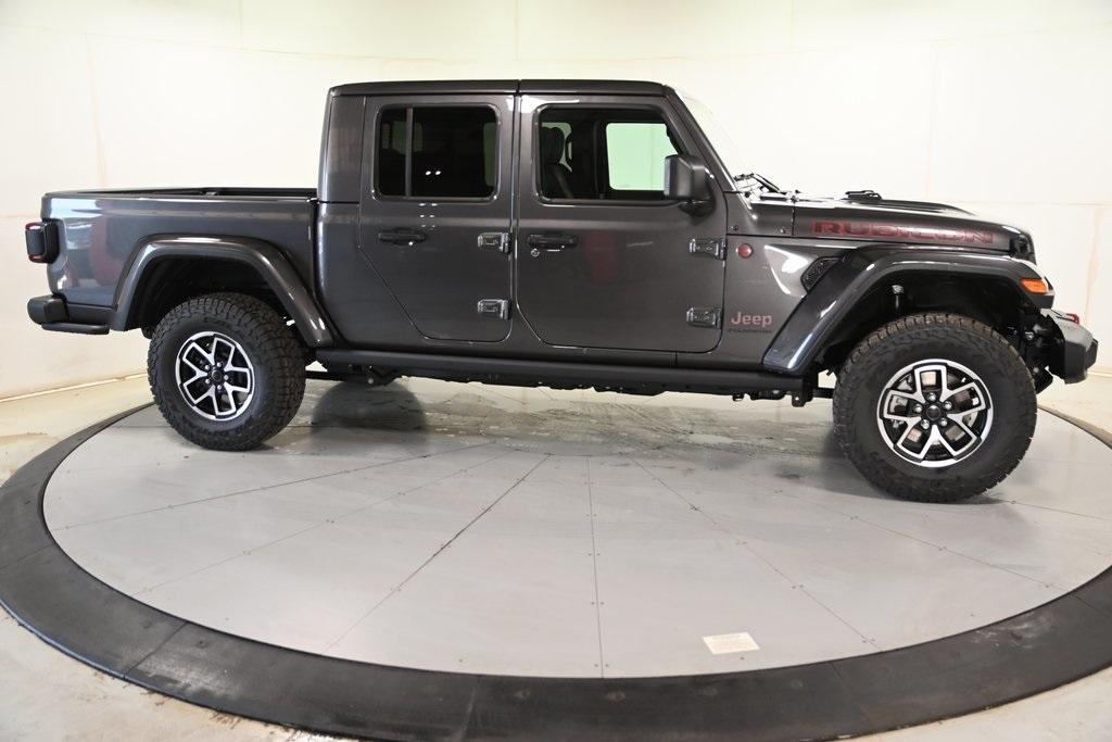 new 2025 Jeep Gladiator car