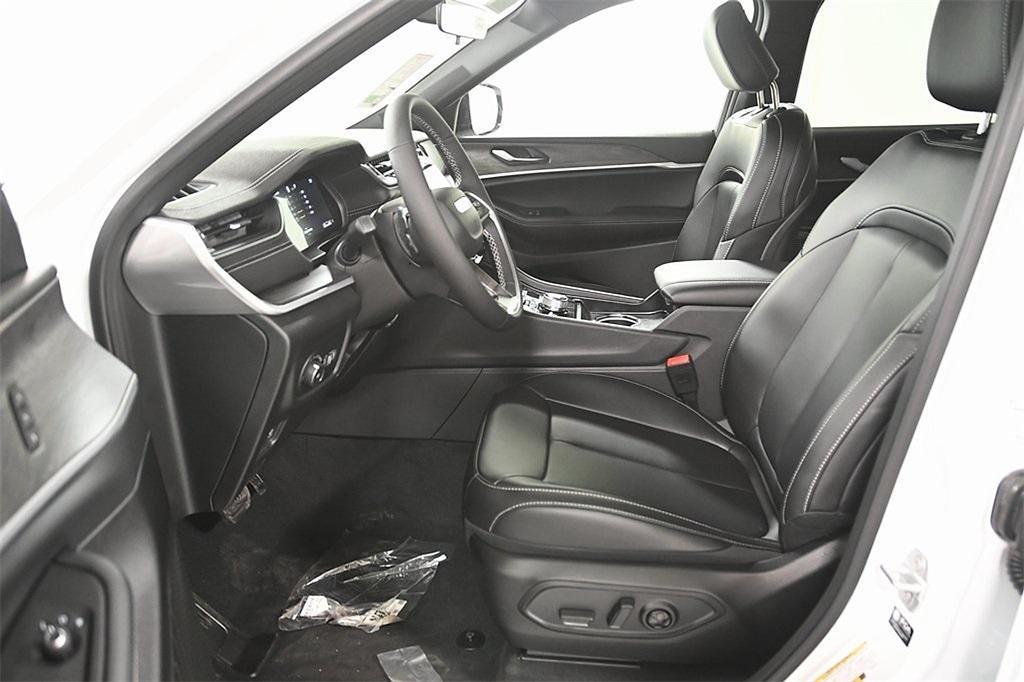 new 2025 Jeep Grand Cherokee L car, priced at $51,740