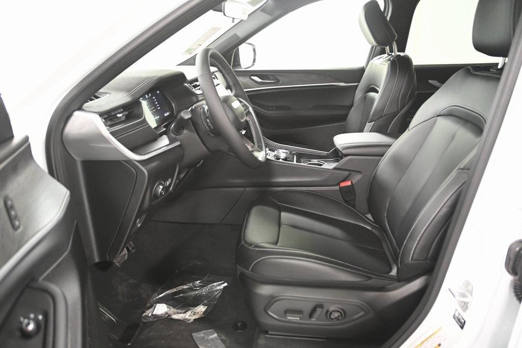 new 2025 Jeep Grand Cherokee L car, priced at $49,417