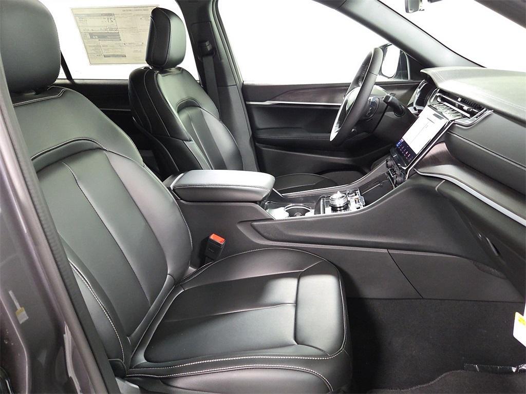 new 2025 Jeep Grand Cherokee L car, priced at $51,001