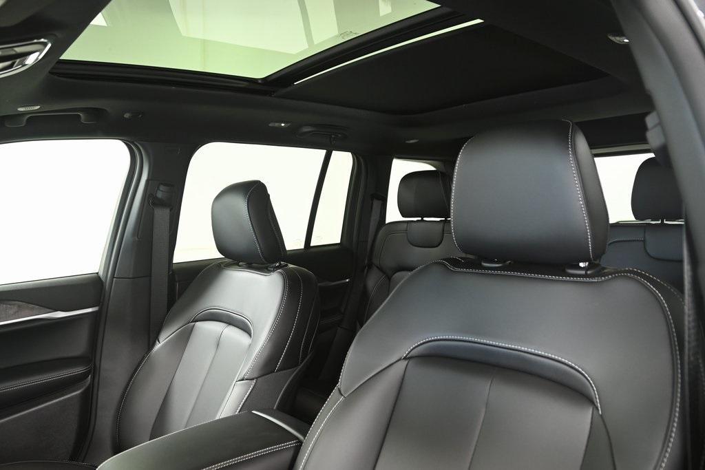 new 2025 Jeep Grand Cherokee car, priced at $49,121