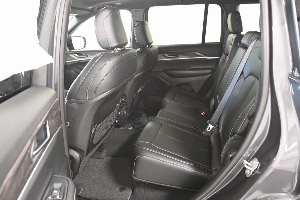 new 2025 Jeep Grand Cherokee car, priced at $49,121