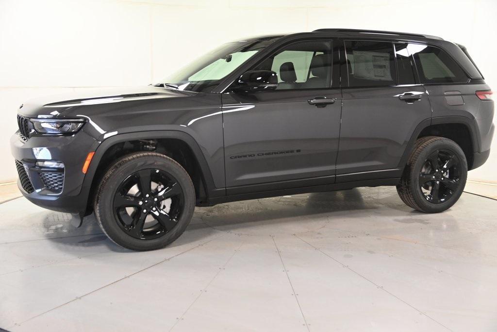new 2025 Jeep Grand Cherokee car, priced at $49,121