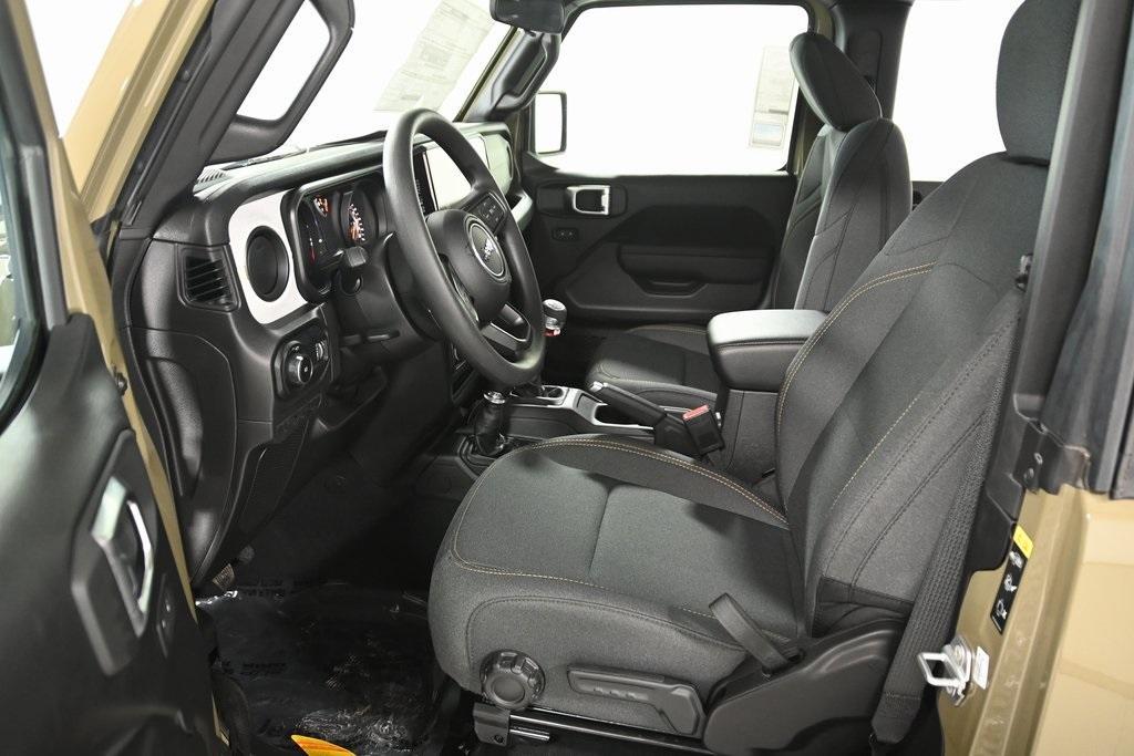 new 2025 Jeep Wrangler car