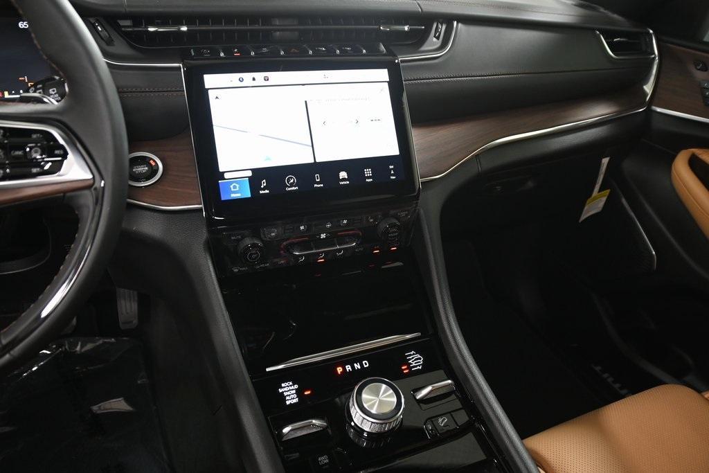 new 2025 Jeep Grand Cherokee L car