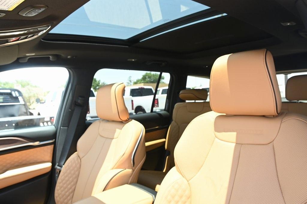 new 2025 Jeep Grand Cherokee L car, priced at $60,316