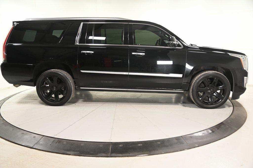 used 2020 Cadillac Escalade ESV car, priced at $39,451