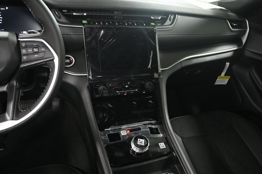 new 2025 Jeep Grand Cherokee L car, priced at $42,330