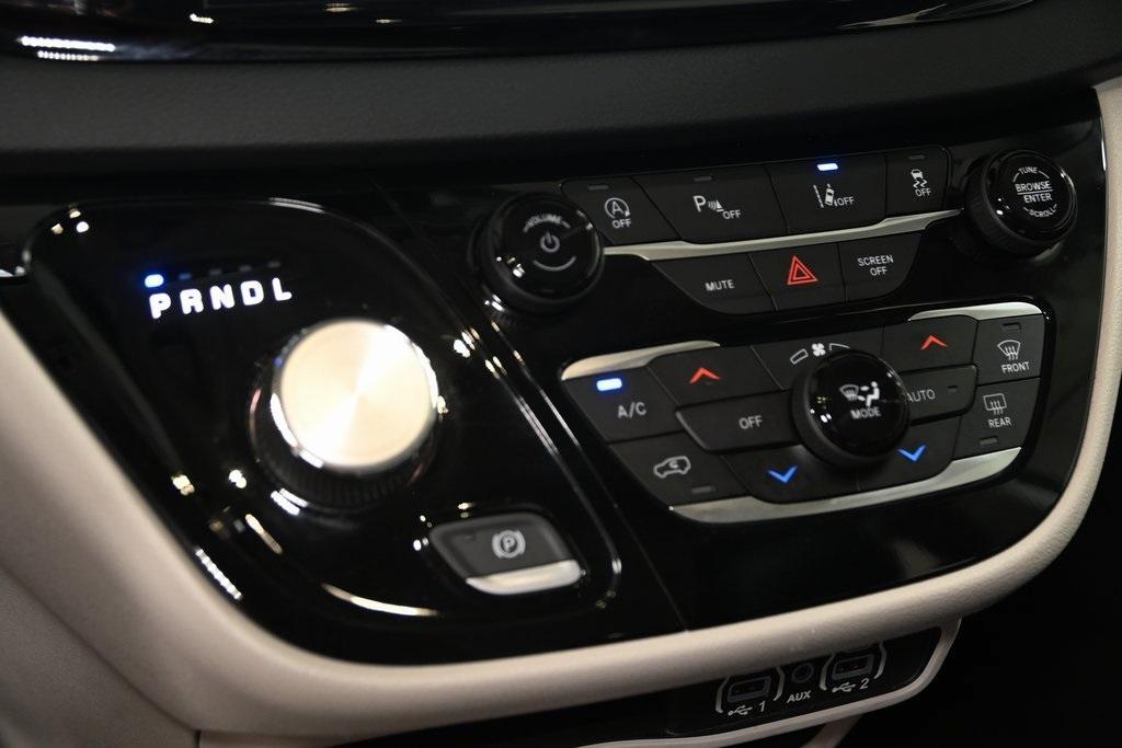 used 2023 Chrysler Pacifica car, priced at $25,395