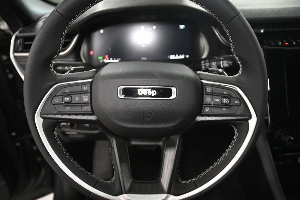 new 2025 Jeep Grand Cherokee car, priced at $35,743