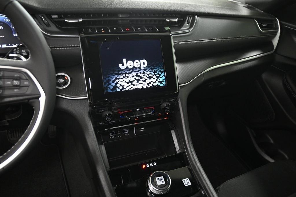 new 2025 Jeep Grand Cherokee car, priced at $35,743