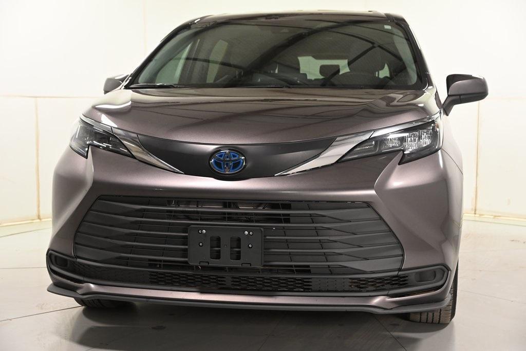 used 2024 Toyota Sienna car, priced at $39,797