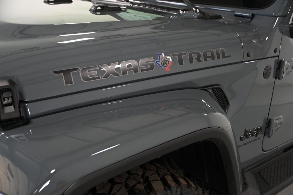 new 2025 Jeep Gladiator car