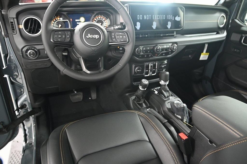new 2025 Jeep Gladiator car