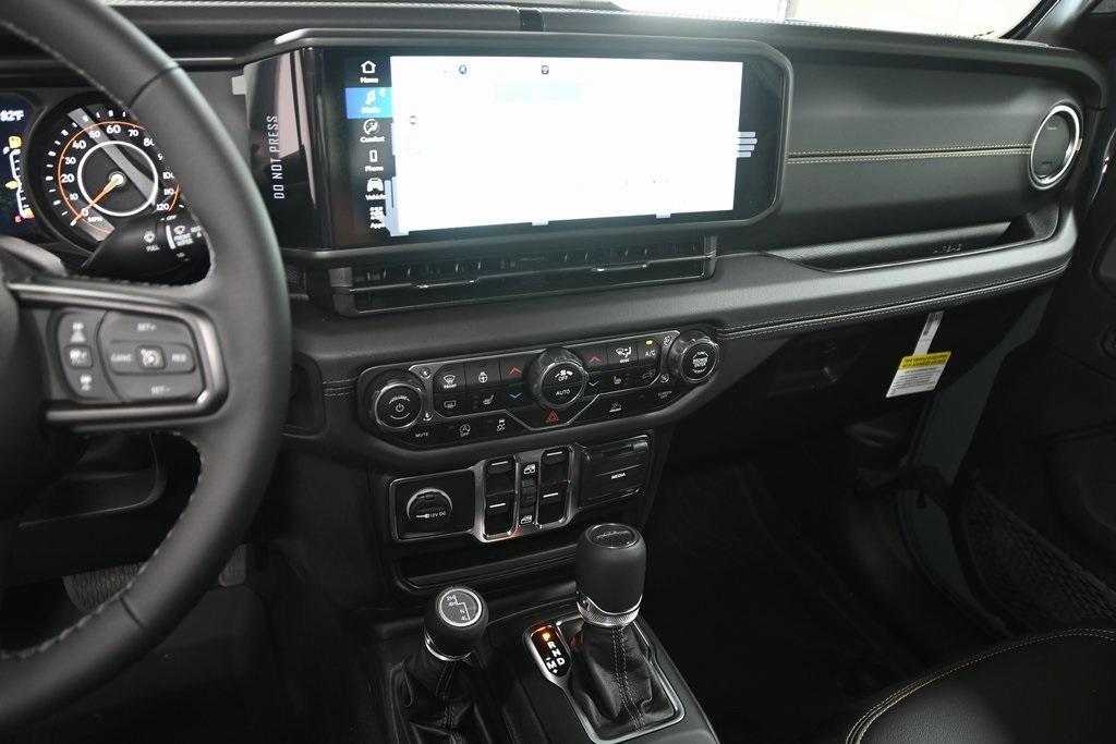 new 2025 Jeep Gladiator car