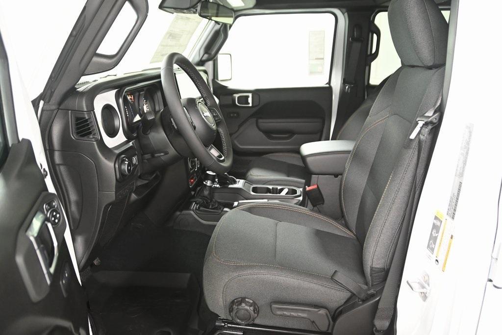 new 2025 Jeep Wrangler car, priced at $47,495