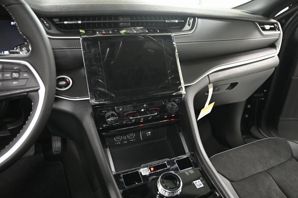 new 2025 Jeep Grand Cherokee car