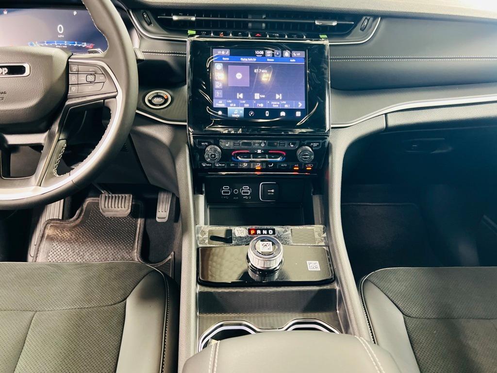 new 2025 Jeep Grand Cherokee L car, priced at $44,072