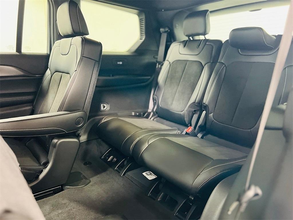 new 2025 Jeep Grand Cherokee L car, priced at $46,230