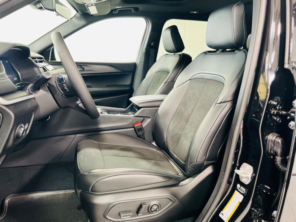 new 2025 Jeep Grand Cherokee L car, priced at $44,072