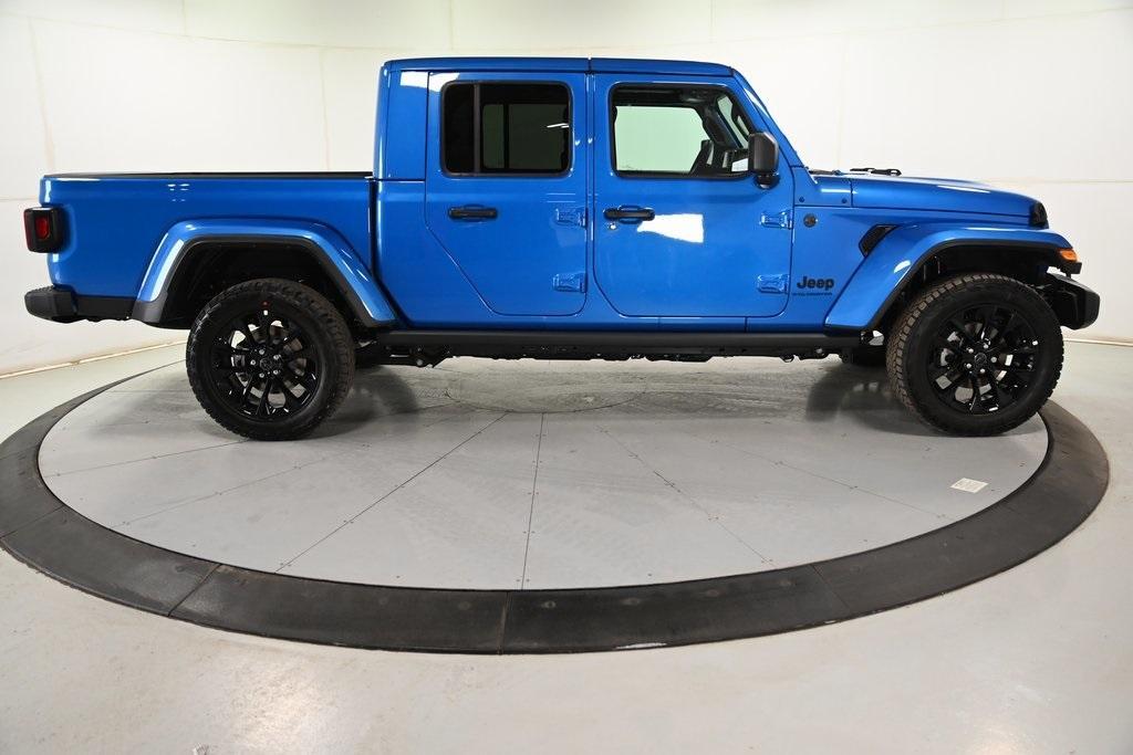 new 2025 Jeep Gladiator car, priced at $41,942