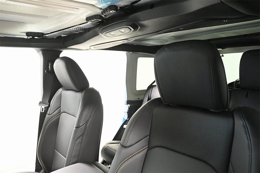 new 2025 Jeep Wrangler car, priced at $53,503