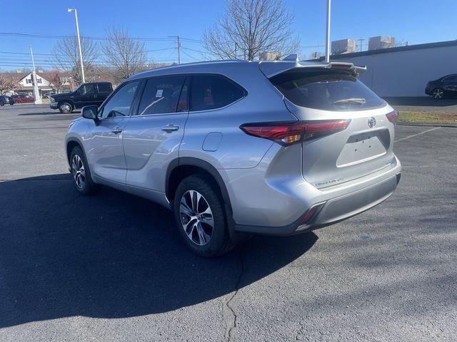 used 2020 Toyota Highlander car, priced at $30,499