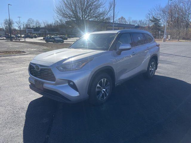 used 2020 Toyota Highlander car, priced at $30,499