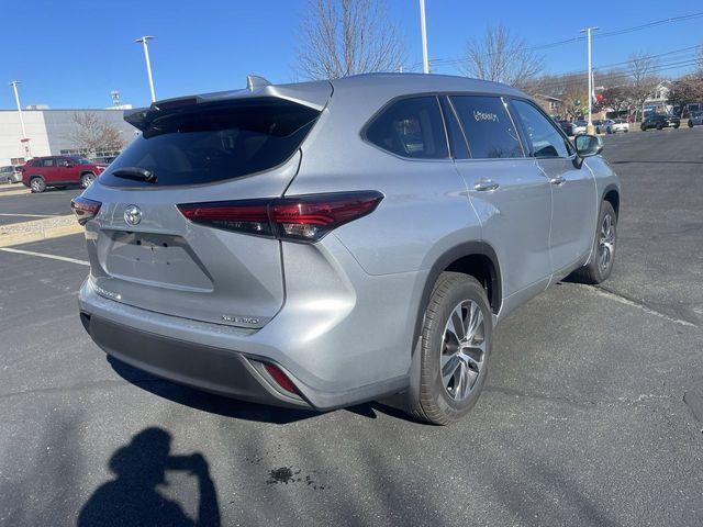 used 2020 Toyota Highlander car, priced at $30,499