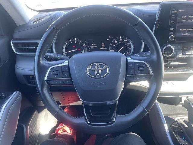 used 2020 Toyota Highlander car, priced at $30,499