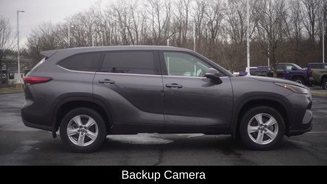 used 2022 Toyota Highlander car, priced at $29,817