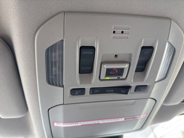 used 2022 Toyota Highlander car, priced at $36,878